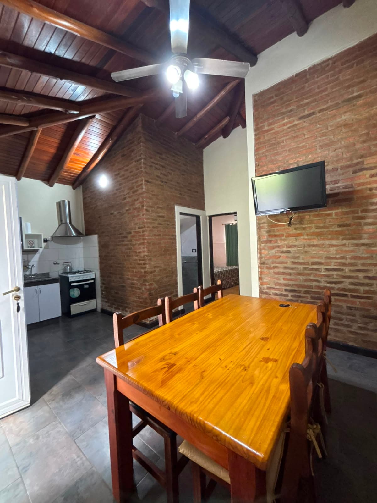 Cabaña de 2 habitaciones en Villa Artalaz, Colón, Entre Ríos — foto 3